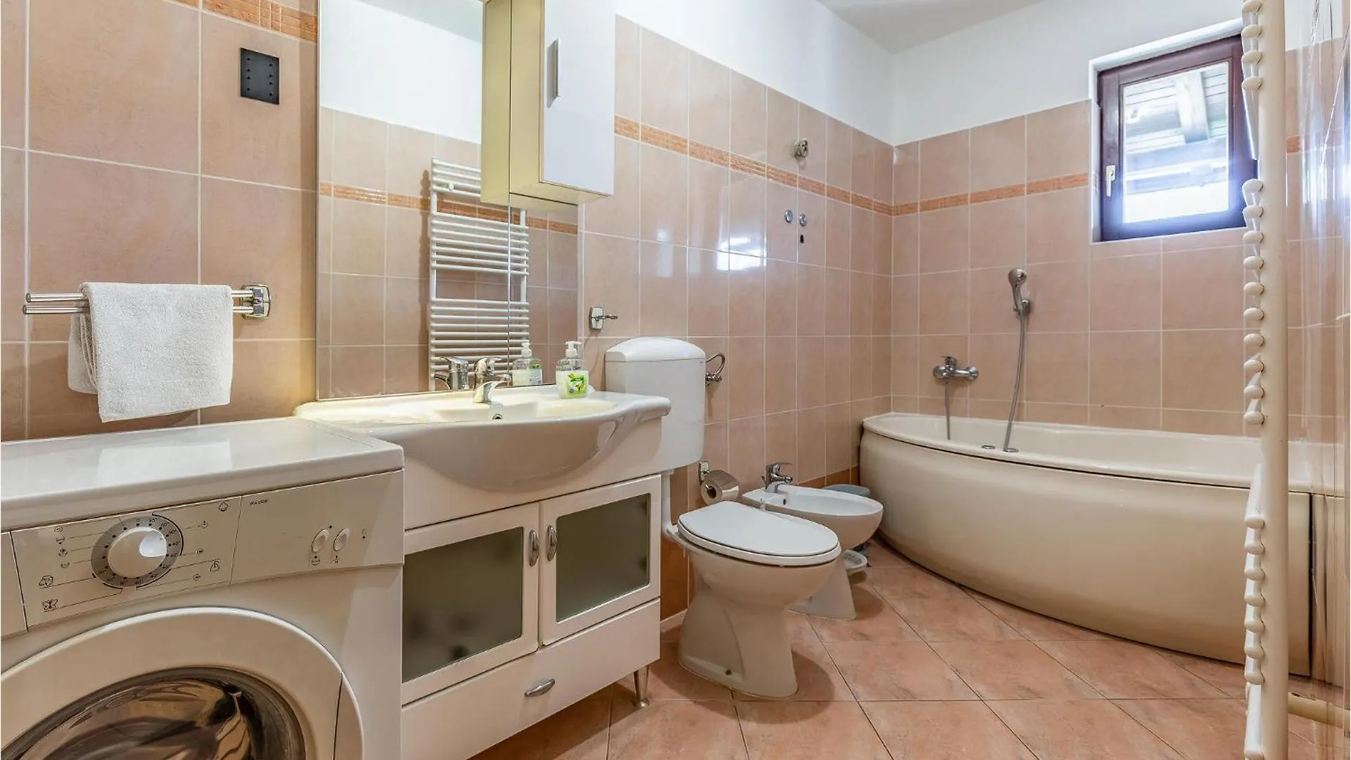 Casa vacanze 4 Bedroom Beautiful Home In Pola Croazia