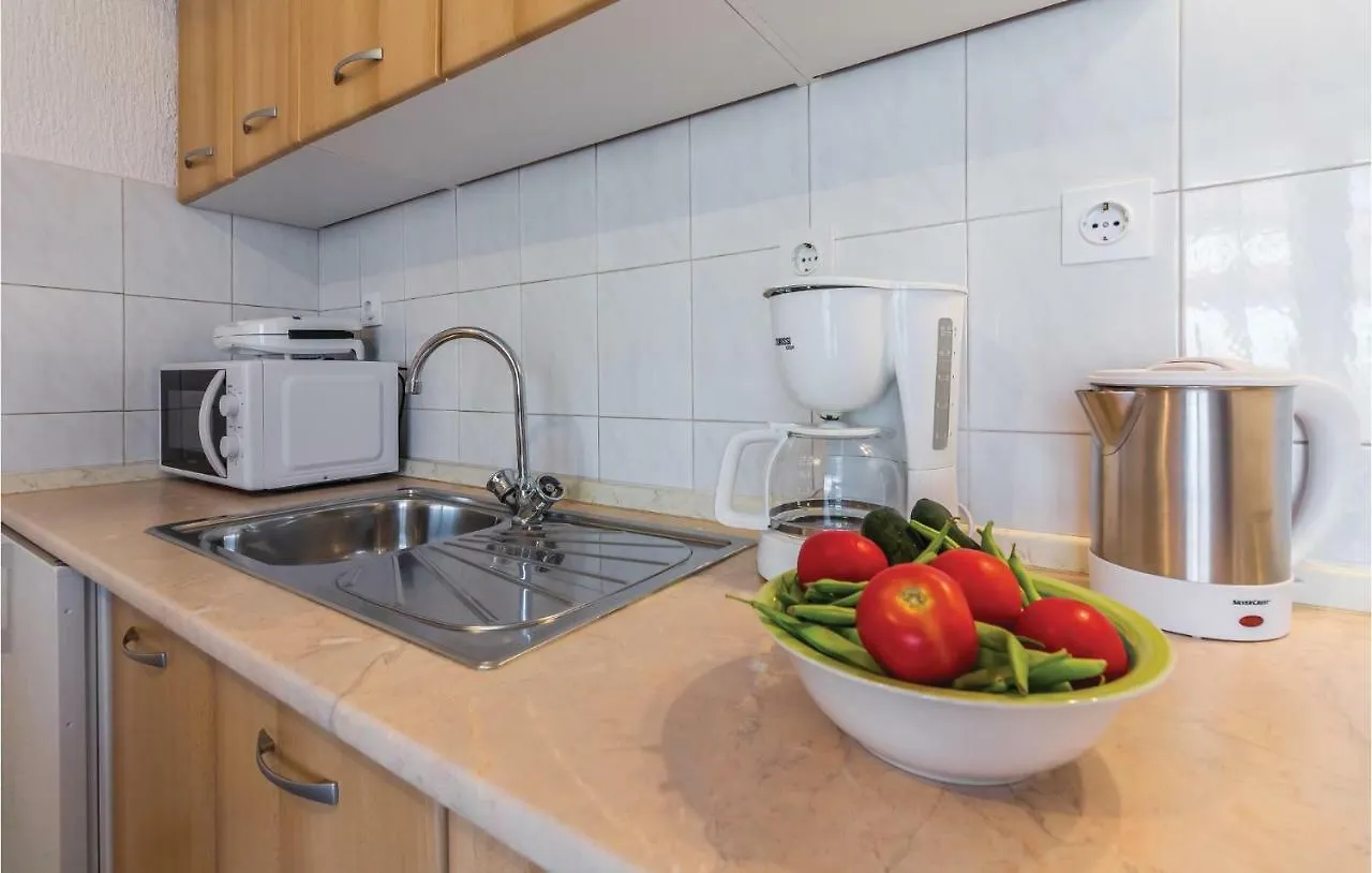 4 Bedroom Beautiful Home In Pola Casa vacanze